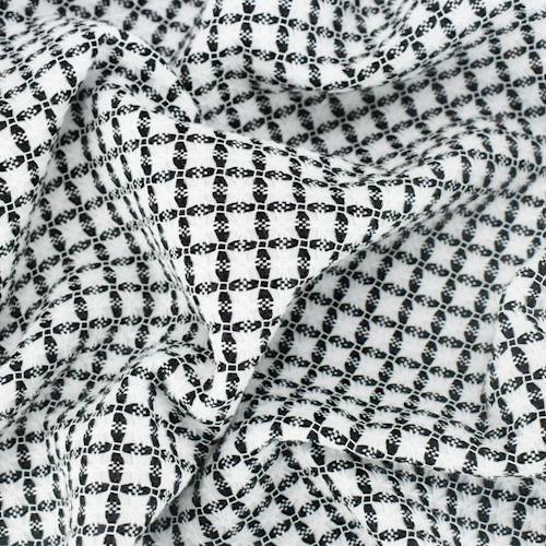 Black/White Border Dobby Trellis Jacketing 70233